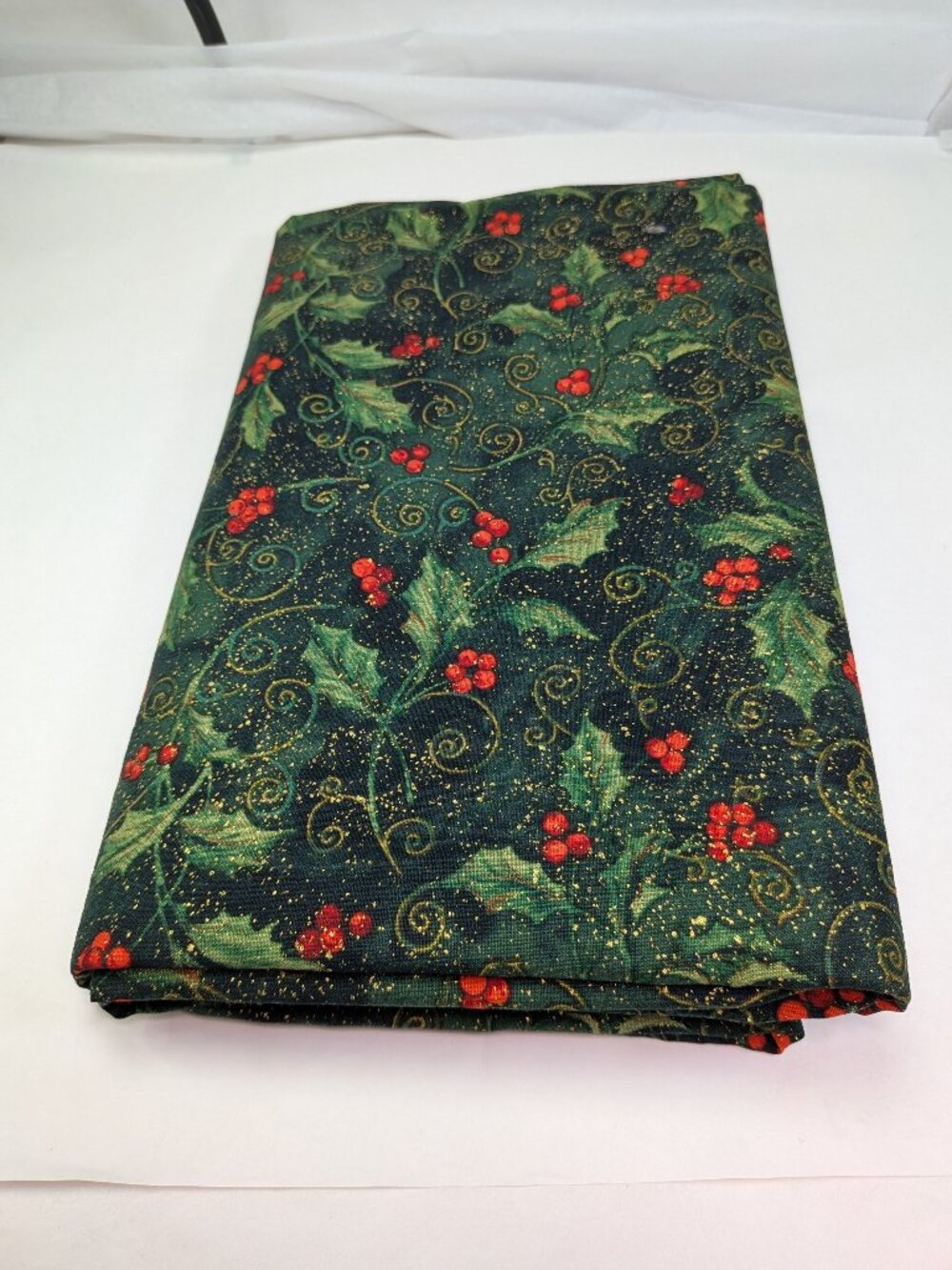 VTG Christmas Holly Berry Gold Metallic Swirl Green Cotton Fabric 97x44 2.5Yards